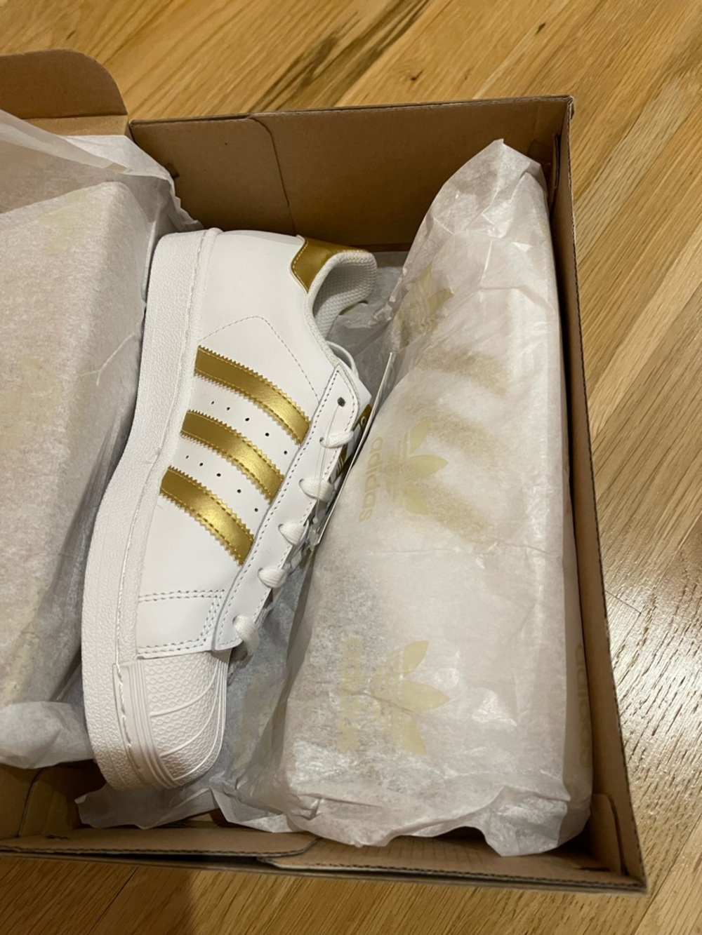 adidas Superstar Sneakers (Big Kid), NEVER WORN, White & Gold, Size EU 37.5